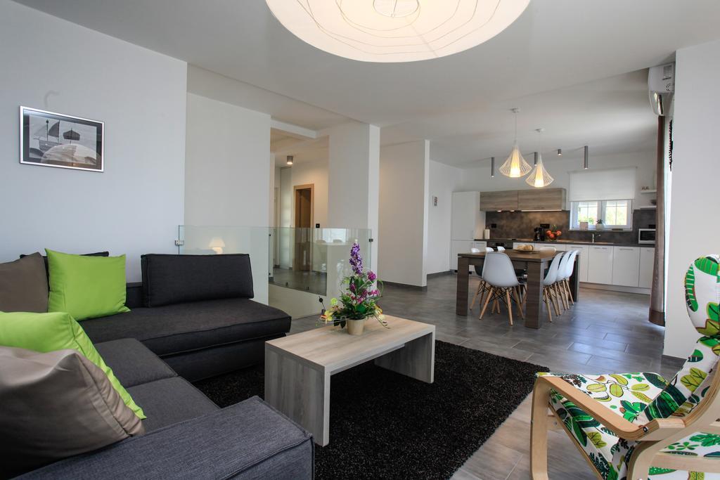 Apartments Fiora Premantura Exteriör bild